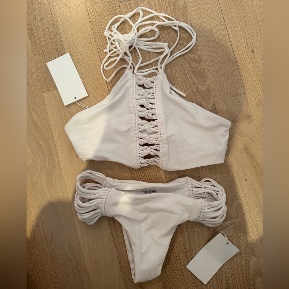 Mikoh White Halter Bikini Set
X small 
Brand new
